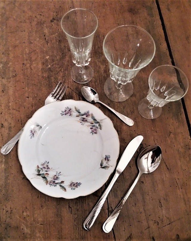 Assiette vintage fleurie - Diamètre 20CM