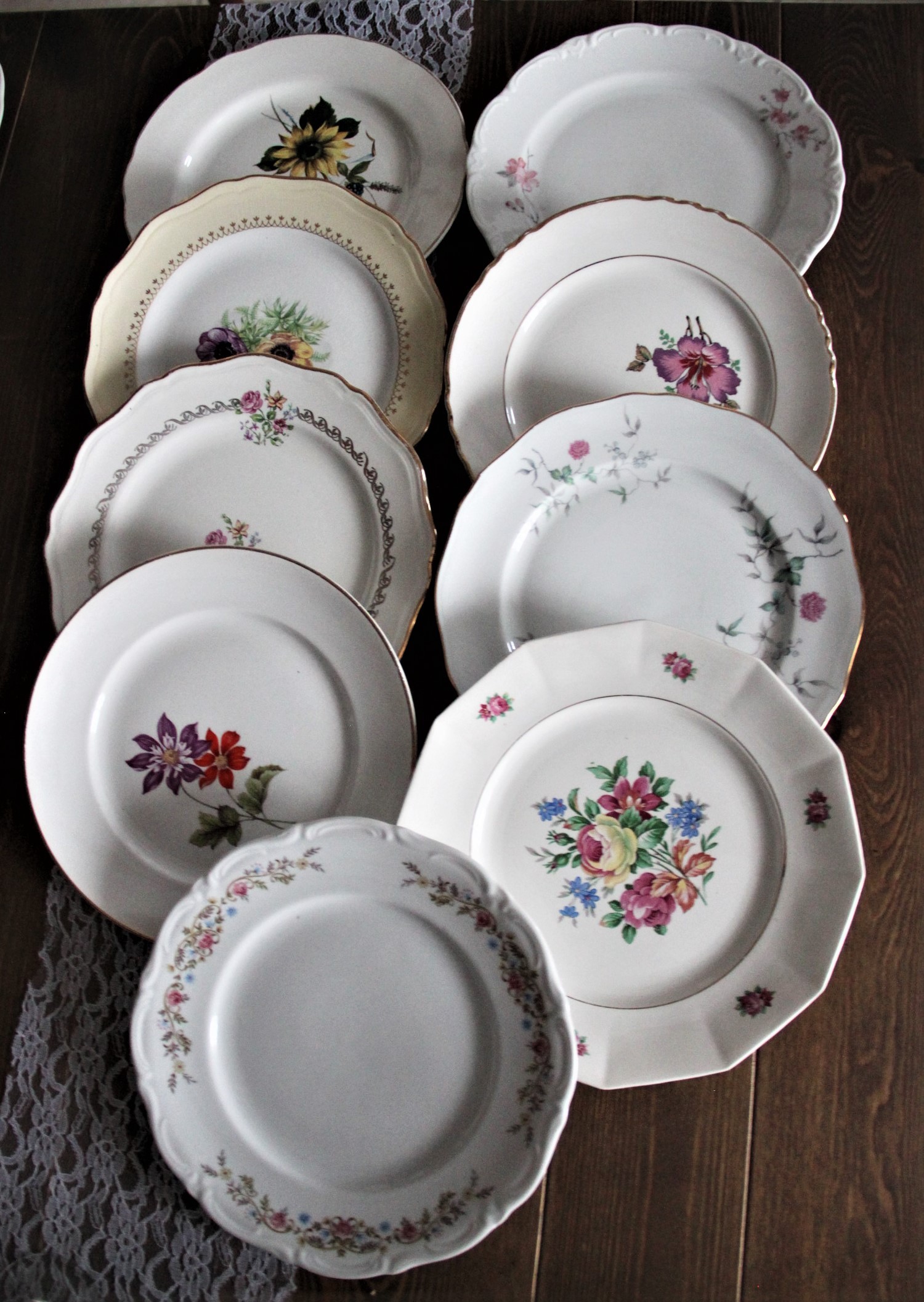 Assiettes dépareillées vaisselle vintage