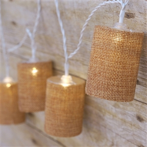 Guirlande à leds en jute -Longueur 1M80  10 lampions H 6cm/D 4cm  Alimentation 3 piles AA