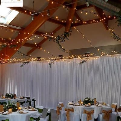 Inspiration plafond lumineux pour un mariage nature