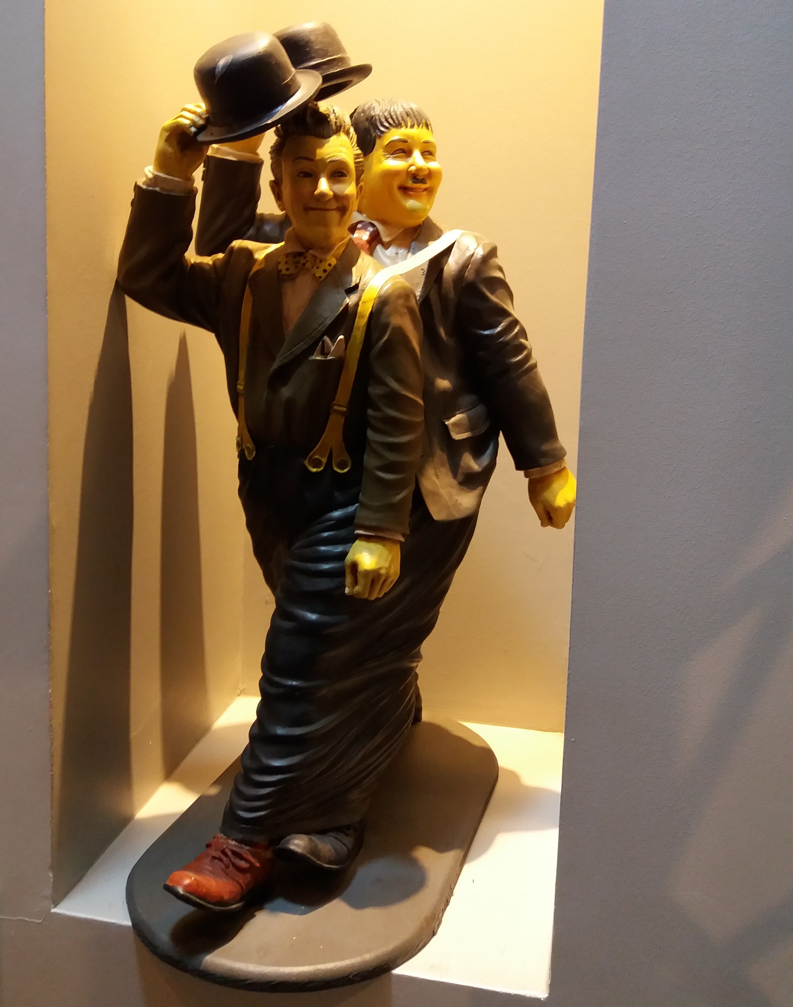 Statue figurines Laurel et Hardy - en résine Hauteur 75cm