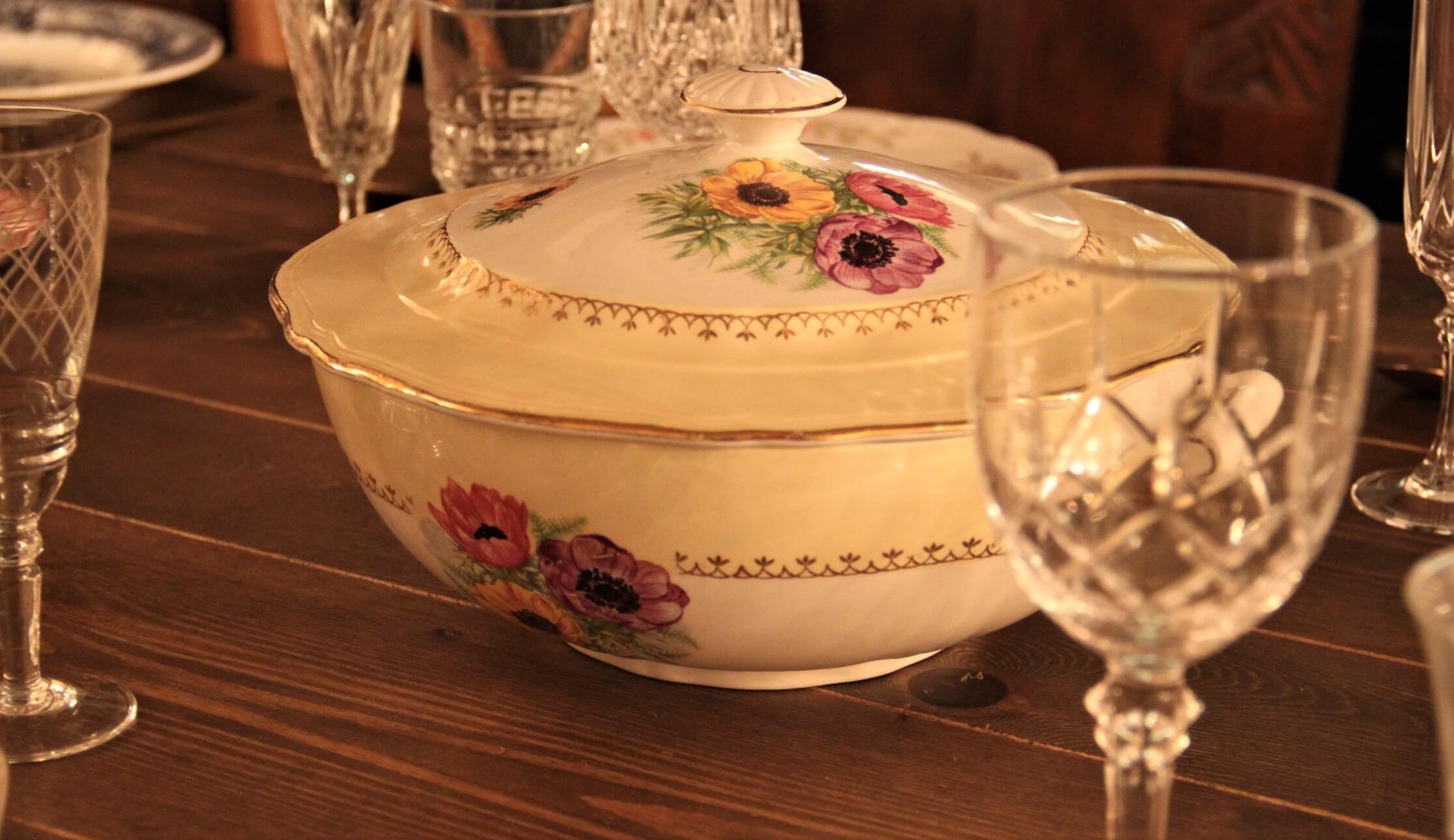 Vaisselle ancienne - Soupière vintage décor floral