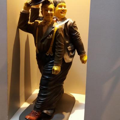 Statue figurines laurel et hardy location cinema dunkerque